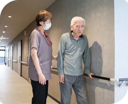 スタッフの様子 | 株式会社やすら木