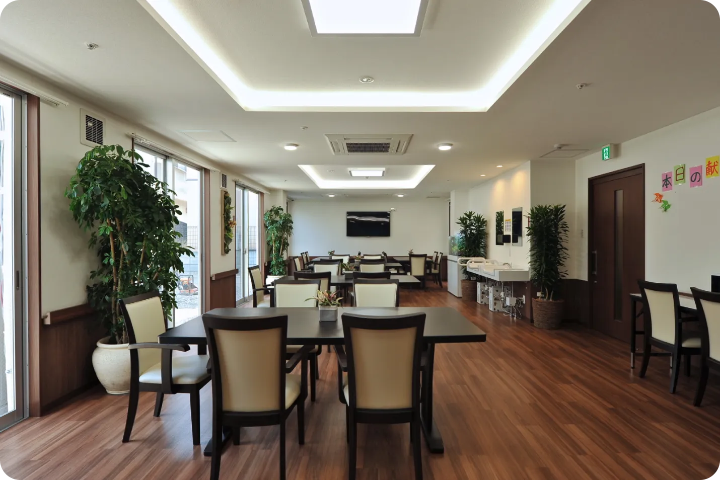 リバーサイドクラシアス都島の食堂 | 株式会社やすら木