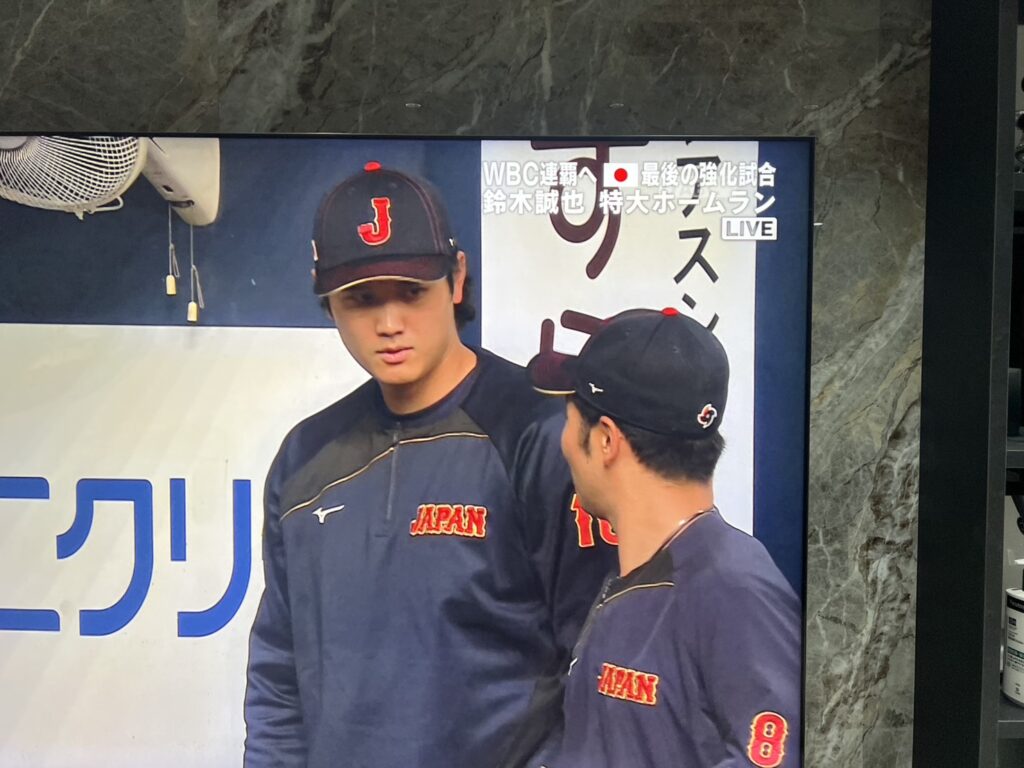 「株式会社やすら木」の看板がTV放映されました